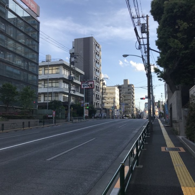 グランカーサ文京千石 ビル前面道路