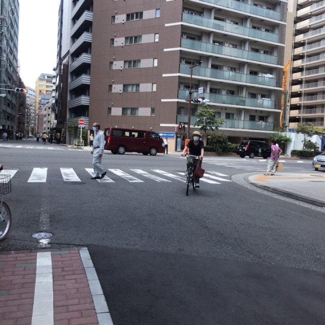 にほんばしゼニットビル ビル前面道路