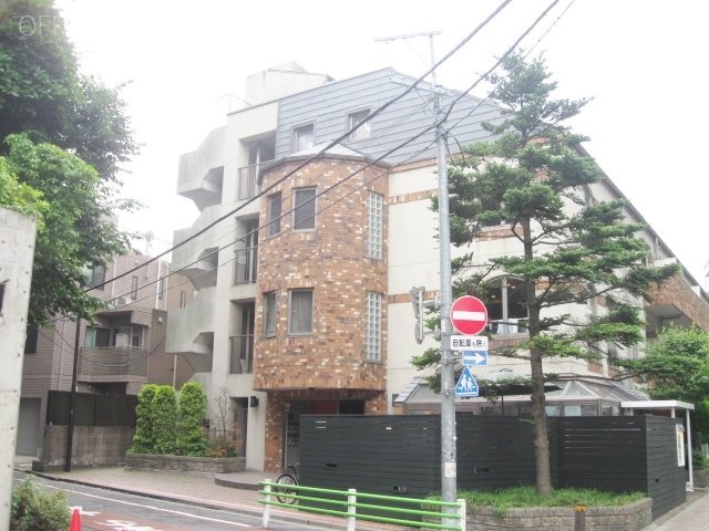 ファーストアパートメンツ三田 外観