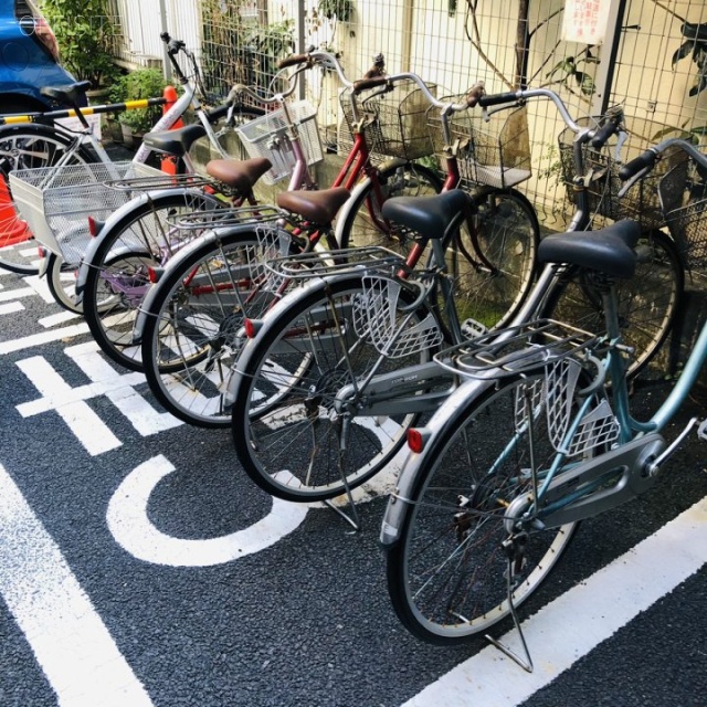 三和港南ビル　駐輪スペース