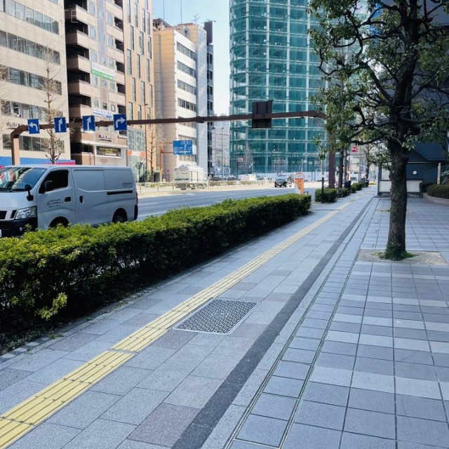 芝二丁目ビル ビル前面道路