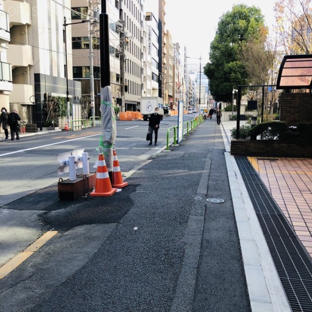 今川ビル 前面歩道