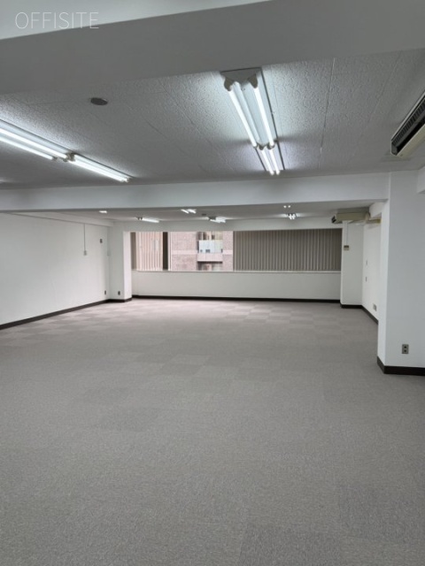 興亜第二ビル　入口から奥側までの貸室