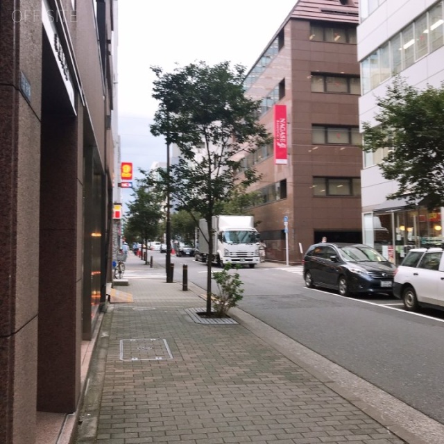 竹松ビル ビル前面道路