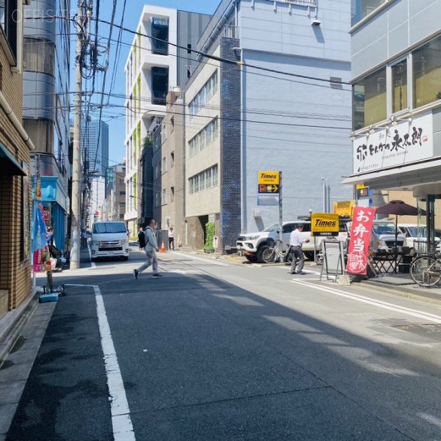コハラビル別館 前面道路