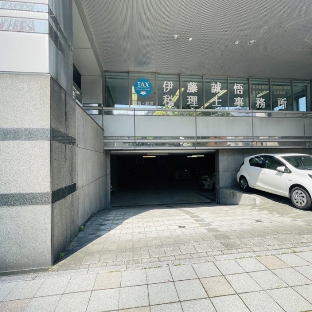 勢州館金山ビル 駐車場