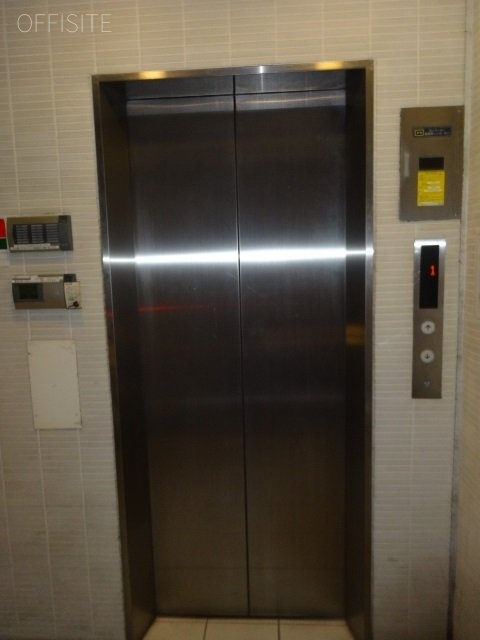 銀座2112ビル エントランス