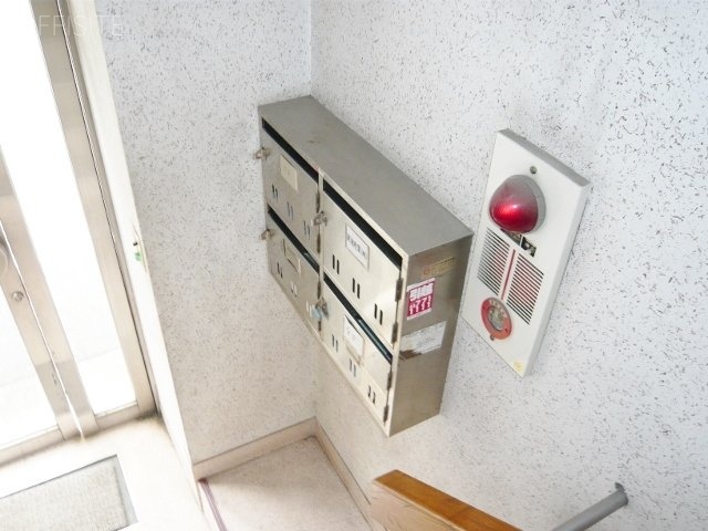 和伸ビル エントランス