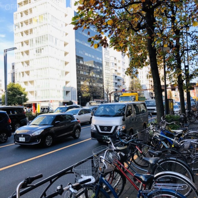 小林マンション 前面は新宿通り
