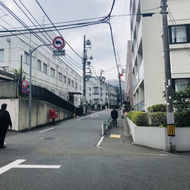 東急池尻大橋ビル ビル前面道路