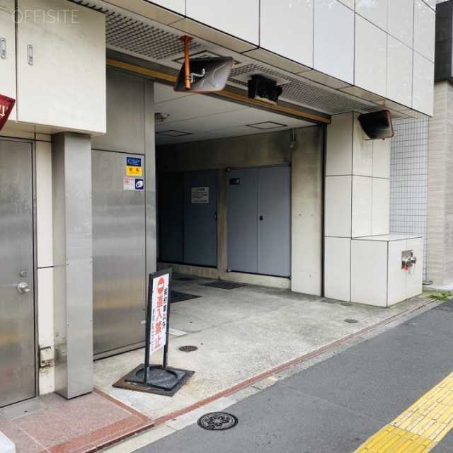 新宿ヒロセビル 駐車場