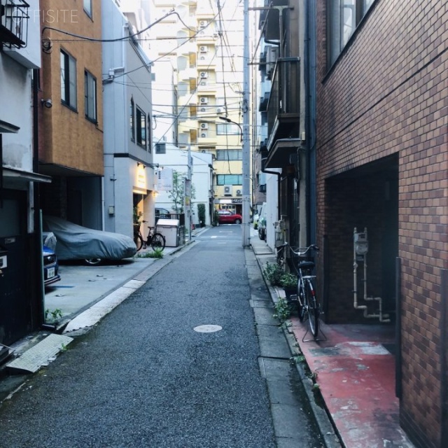 第3ニシムラビル ビル前面道路