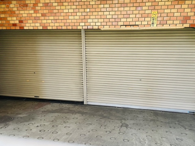 おむろビル　1F部分