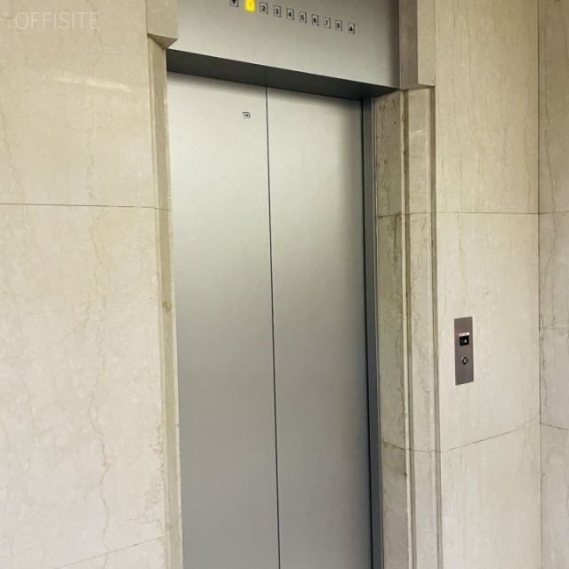 銀座3丁目ビル　エレベーター