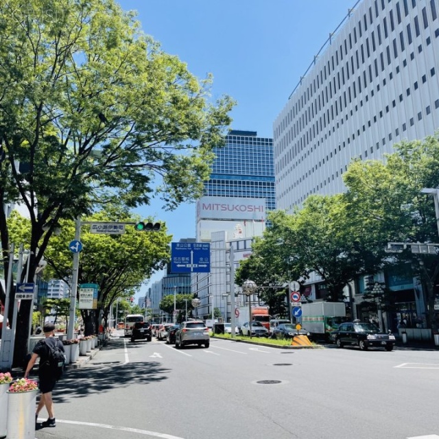 ニューサカエビル　前面の広小路通