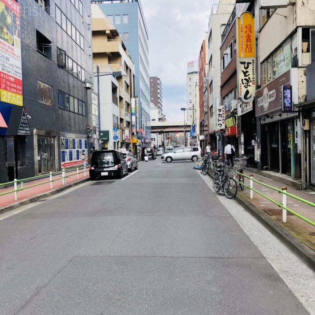 美鈴ビル ビル前面道路