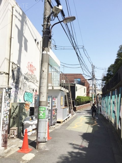 RISA(ライサ)ビル ビル前面道路