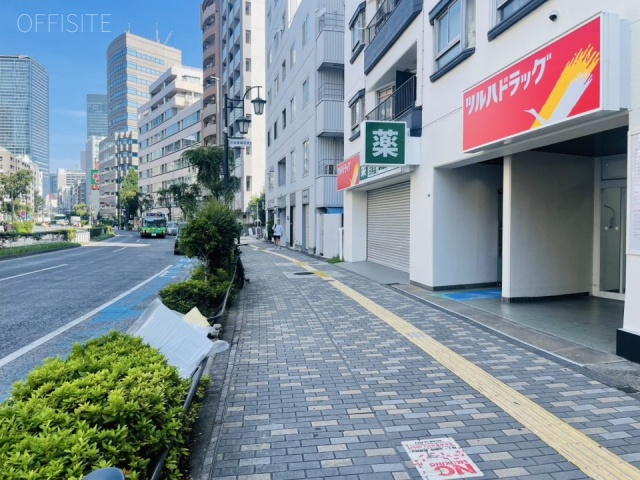 シャトレー渋谷　前面歩道