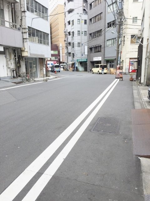 日本橋津多屋ビル ビル前面道路