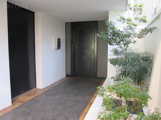 麹町フラッツ エントランス