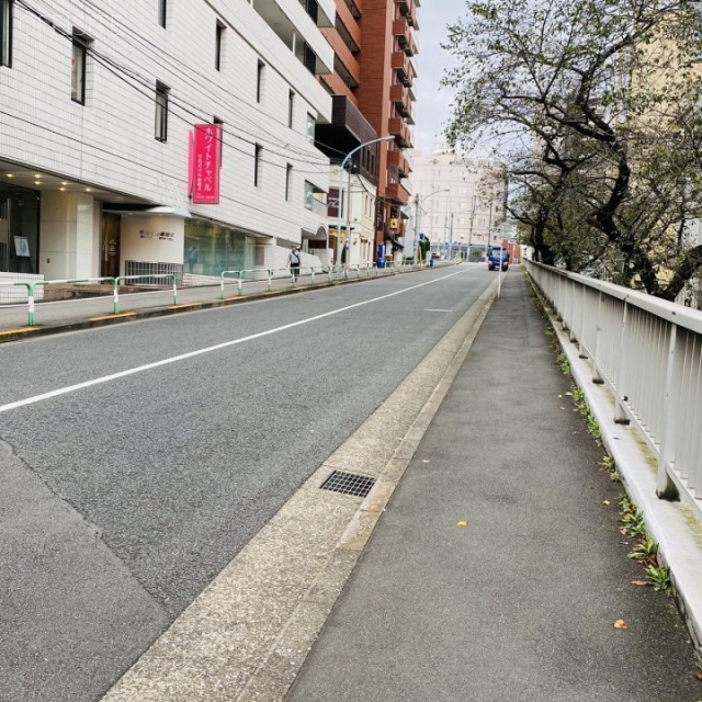 ヴィップ大塚香川ビル ビル前面道路