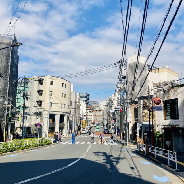 クレオ原宿旧本社ビル ビル前面道路