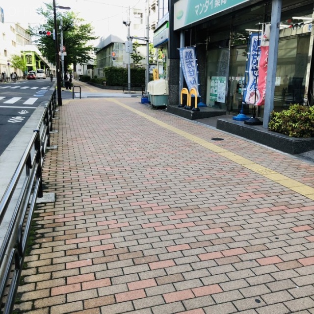 MPR上野駅前ビル 前面歩道