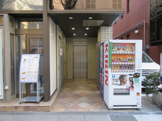 重盛ビル エントランス