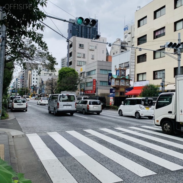 五番街ビル ビル前面道路