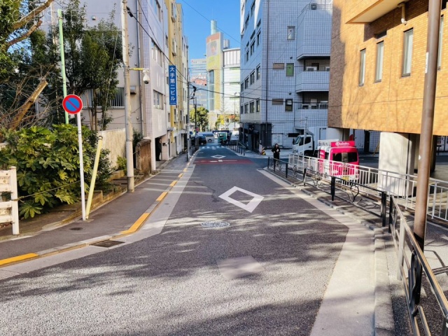 宝生ビル　前面道路