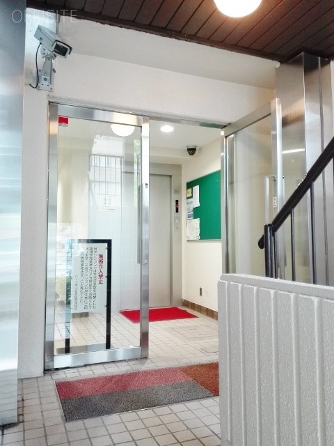 ハイツ神田岩本町 エントランス