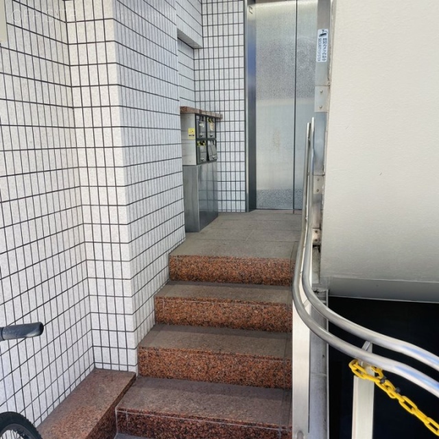 吉野ビル エントランス