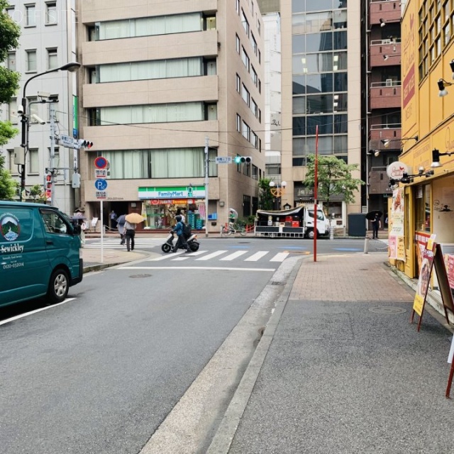 ル・グラシエルBLDG.36 ビル前面道路