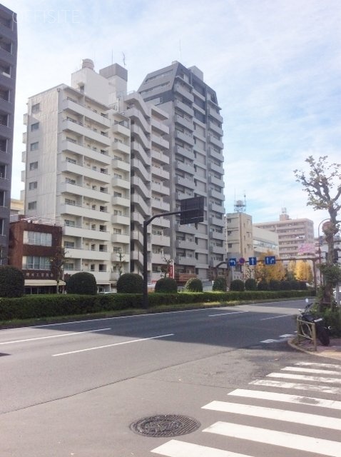 サガノビル ビル前面道路