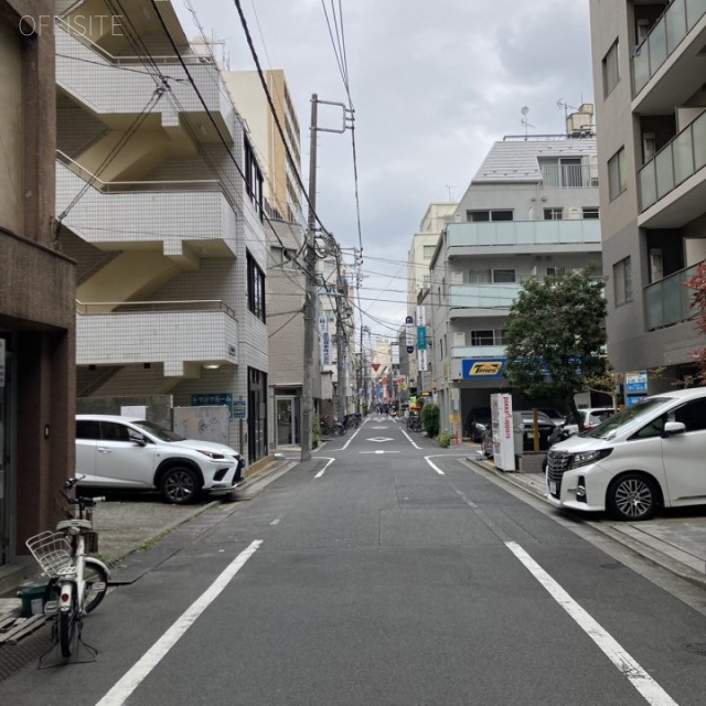 東栄ビル ビル前面道路