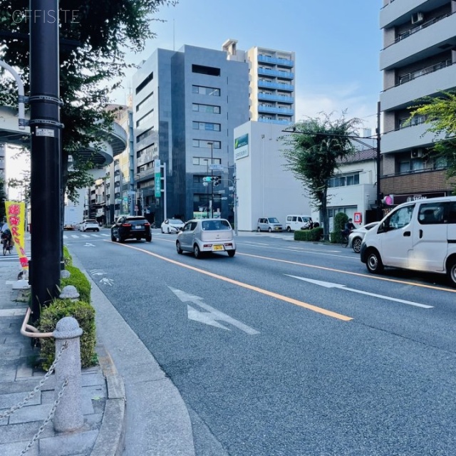 アクセスキクヤ ビル前面道路