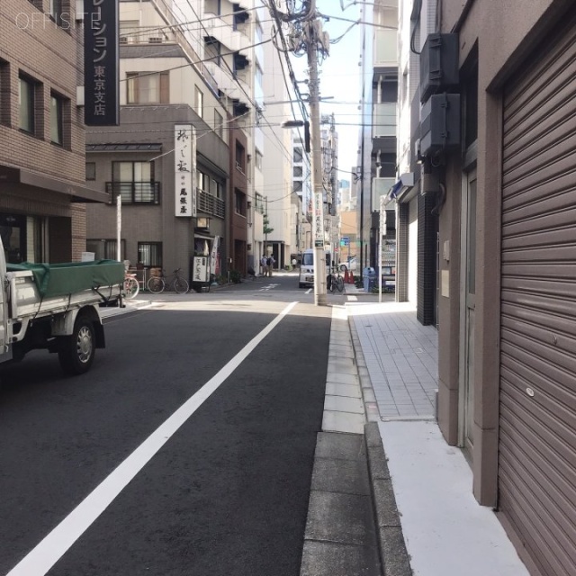 松井ビル ビル前面道路