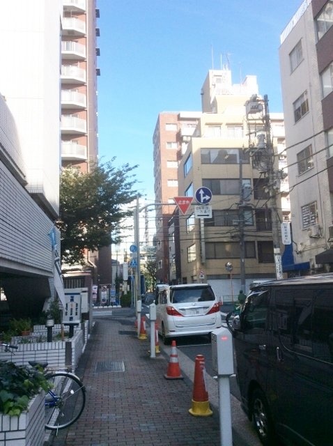 大畑ビル 4階 22.84坪　ビル周辺道路