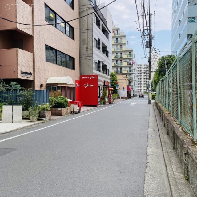 TCビル ビル前面道路