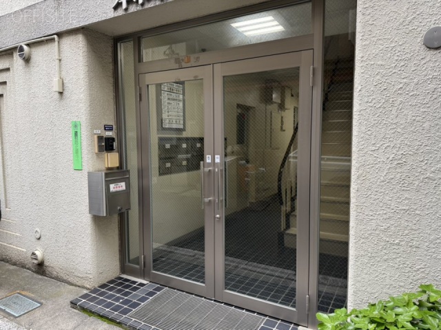 本間屋ビル　オフィスビル出入口