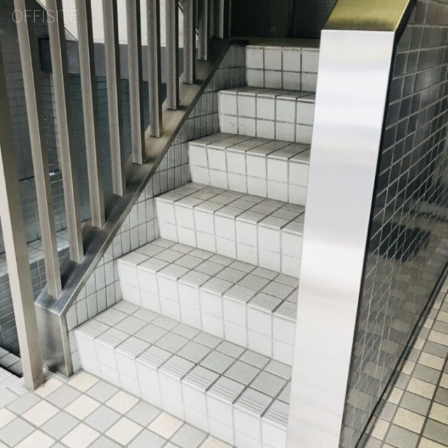 日本橋五所ビル 階段