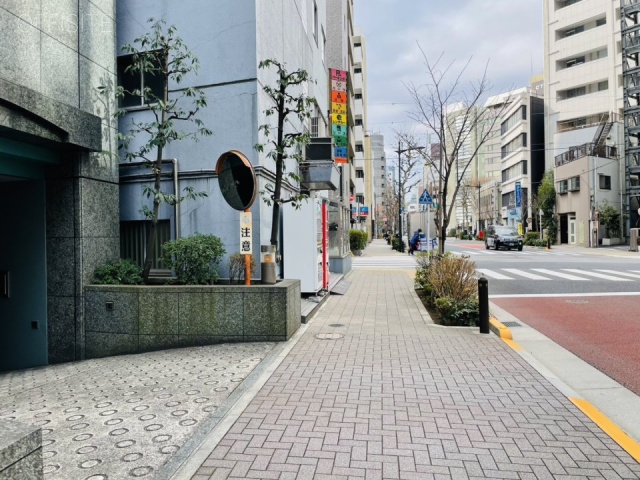 光陽ビル　前面歩道
