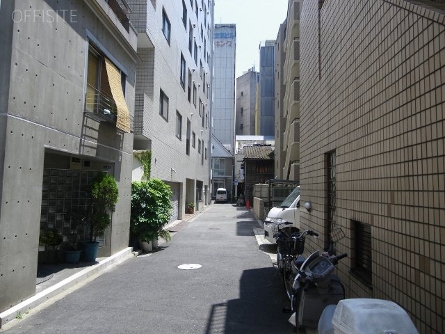 渋澤ビル ビル前面道路
