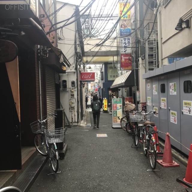 中野北口ビル ビル前面道路