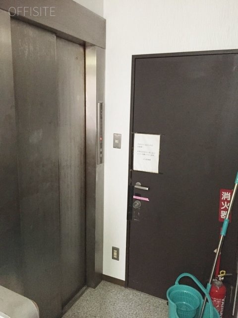 平井ビル エントランス