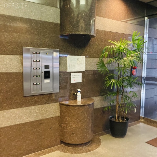 矢吹海運ビル エントランス