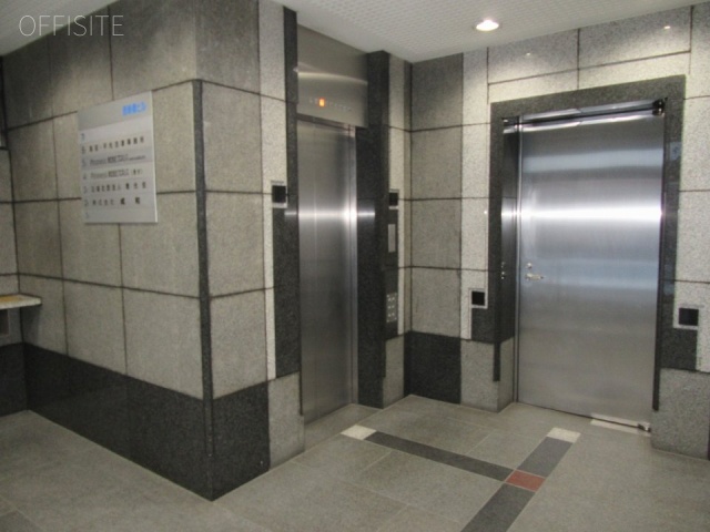 西新橋ビル エントランス
