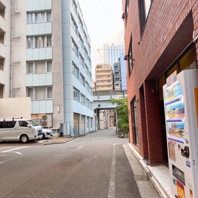 斎田ビル ビル前面道路