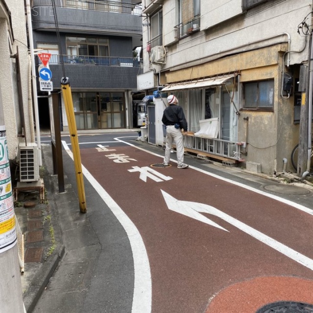 横尾ビル ビル前面道路