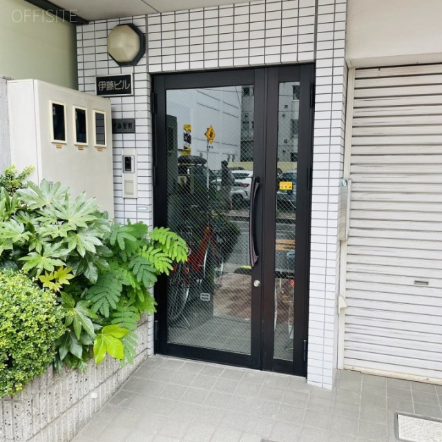伊藤ビル エントランス